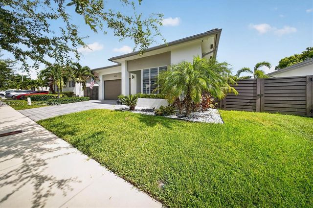 15226 SW 176th Ln, Miami, FL 33187