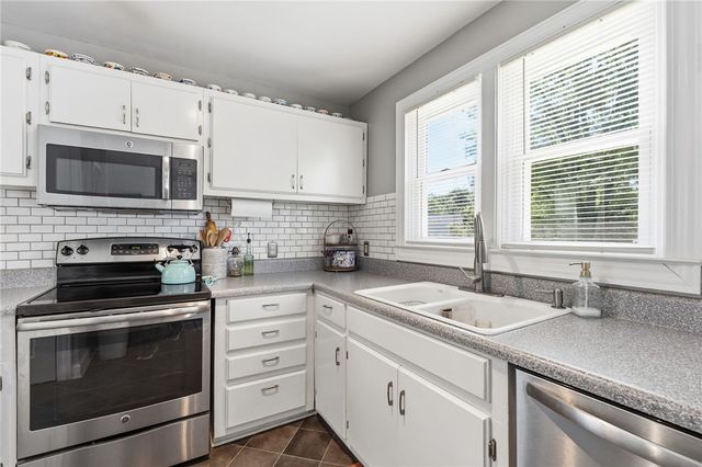 108 Tarrant Street, Central, SC 29630