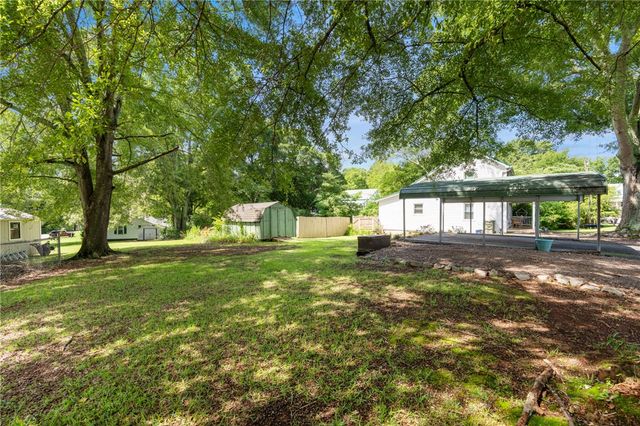 108 Tarrant Street, Central, SC 29630