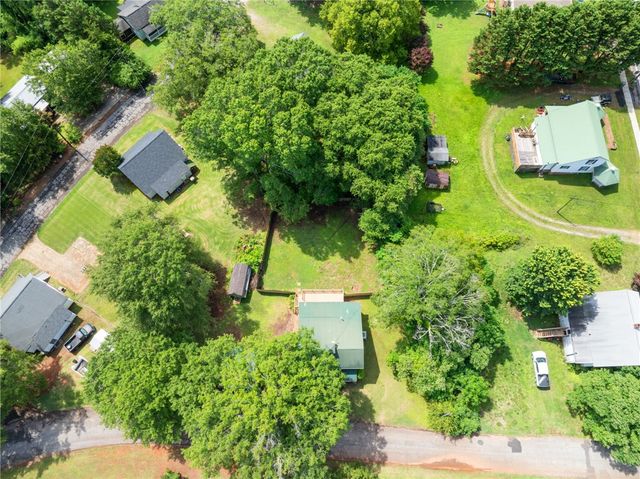 108 Tarrant Street, Central, SC 29630