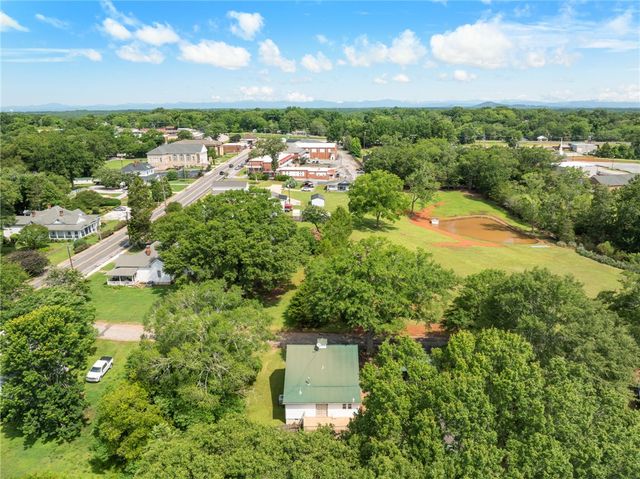 108 Tarrant Street, Central, SC 29630