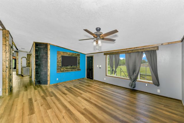 197 County Road 3382, Paradise, TX 76073
