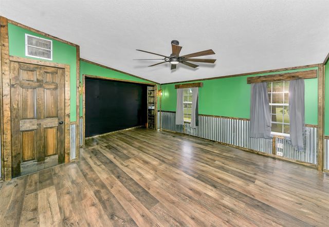 197 County Road 3382, Paradise, TX 76073