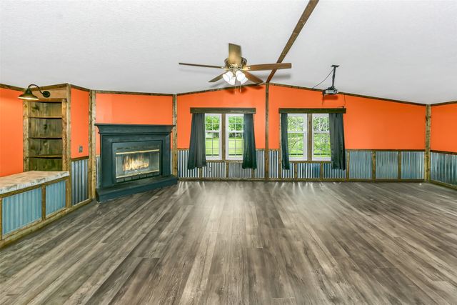 197 County Road 3382, Paradise, TX 76073