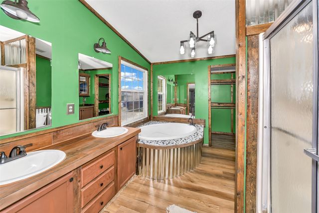 197 County Road 3382, Paradise, TX 76073