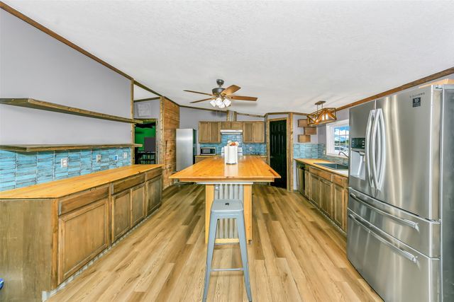 197 County Road 3382, Paradise, TX 76073