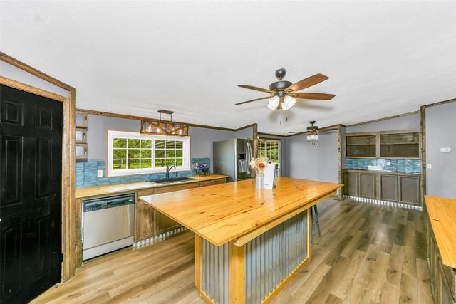 197 County Road 3382, Paradise, TX 76073