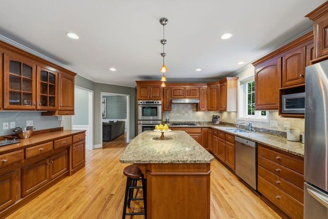 10 Cristy Road, Windham, NH 03087
