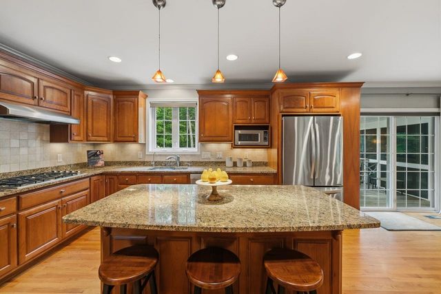 10 Cristy Road, Windham, NH 03087