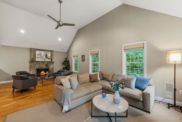 10 Cristy Road, Windham, NH 03087
