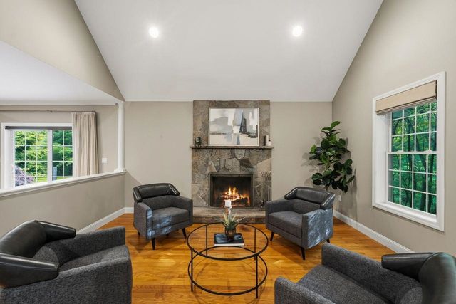 10 Cristy Road, Windham, NH 03087