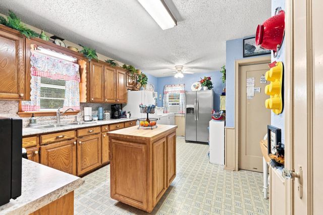 1231 W Sears Street, Denison, TX 75020