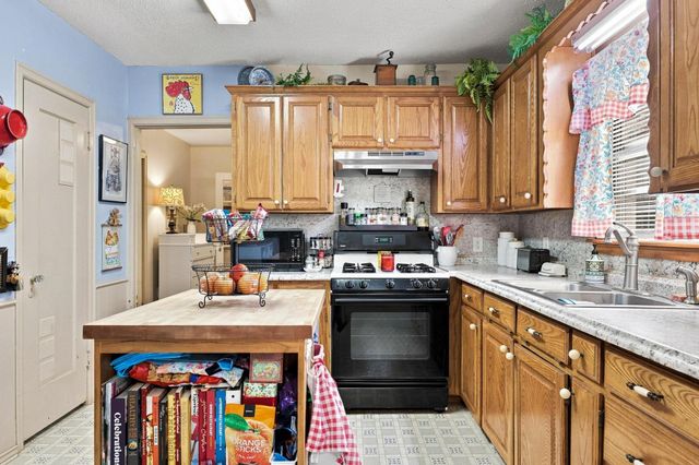 1231 W Sears Street, Denison, TX 75020