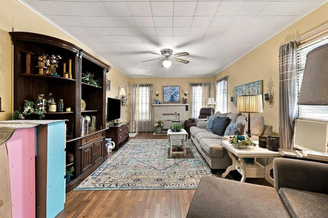 1231 W Sears Street, Denison, TX 75020