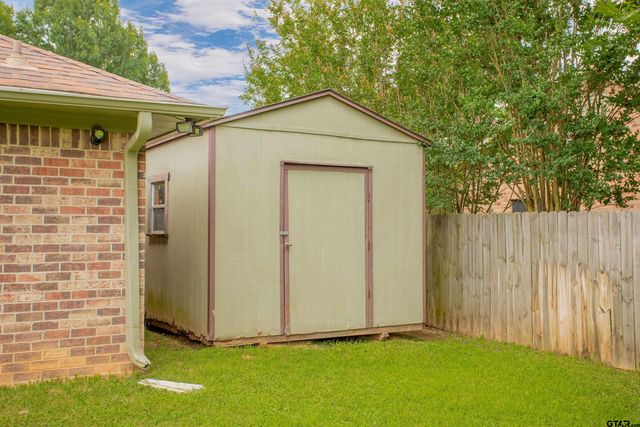 1204 Corey Dr, Whitehouse, TX 75791