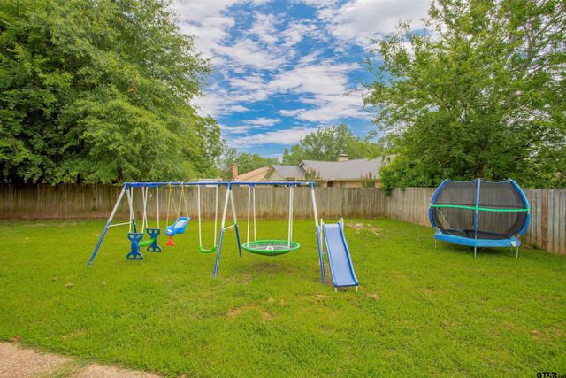 1204 Corey Dr, Whitehouse, TX 75791