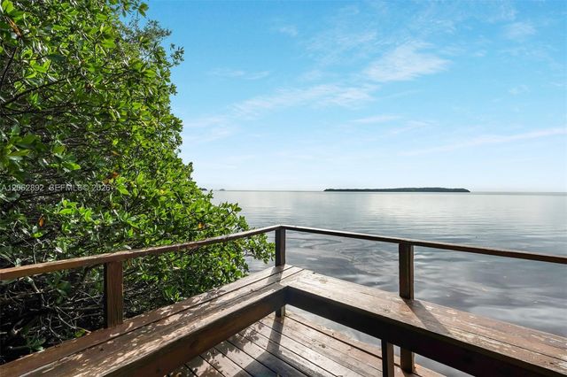 6234 Paradise Point Drive 6234, Palmetto Bay, FL 33157