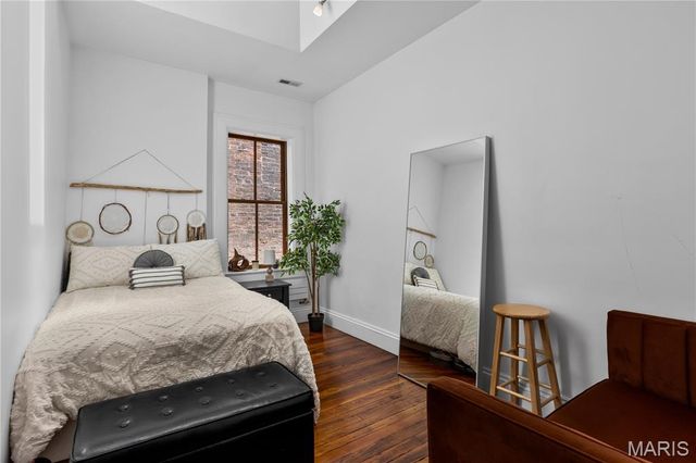 1210 N Market Street, St Louis, MO 63106