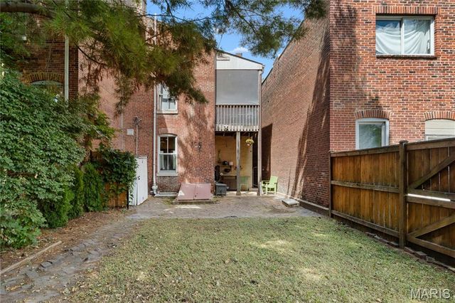 1210 N Market Street, St Louis, MO 63106