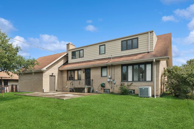 822 Bradoc Street, Chicago Heights, IL 60411