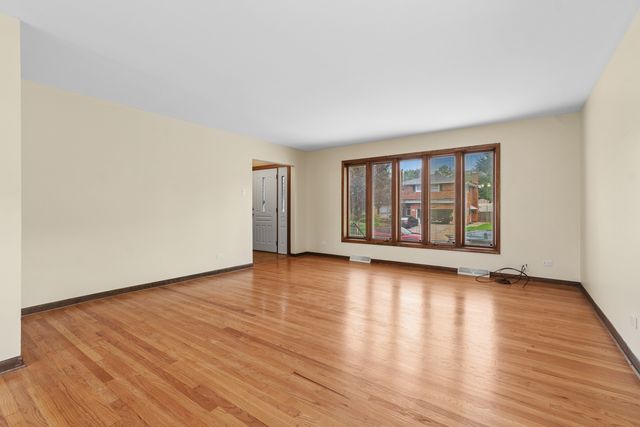 822 Bradoc Street, Chicago Heights, IL 60411