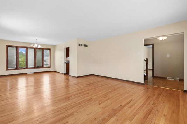 822 Bradoc Street, Chicago Heights, IL 60411