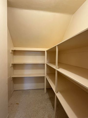 806 Ellis Drive, Charles City, IA 50616