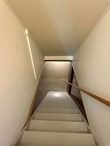 806 Ellis Drive, Charles City, IA 50616