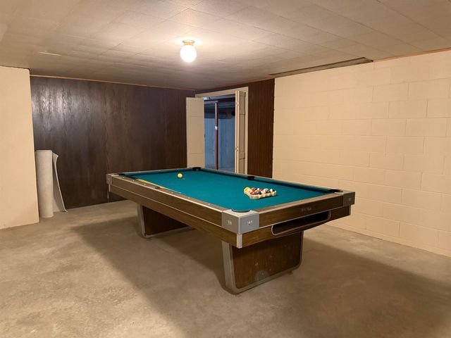 806 Ellis Drive, Charles City, IA 50616