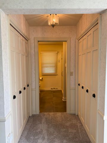 806 Ellis Drive, Charles City, IA 50616