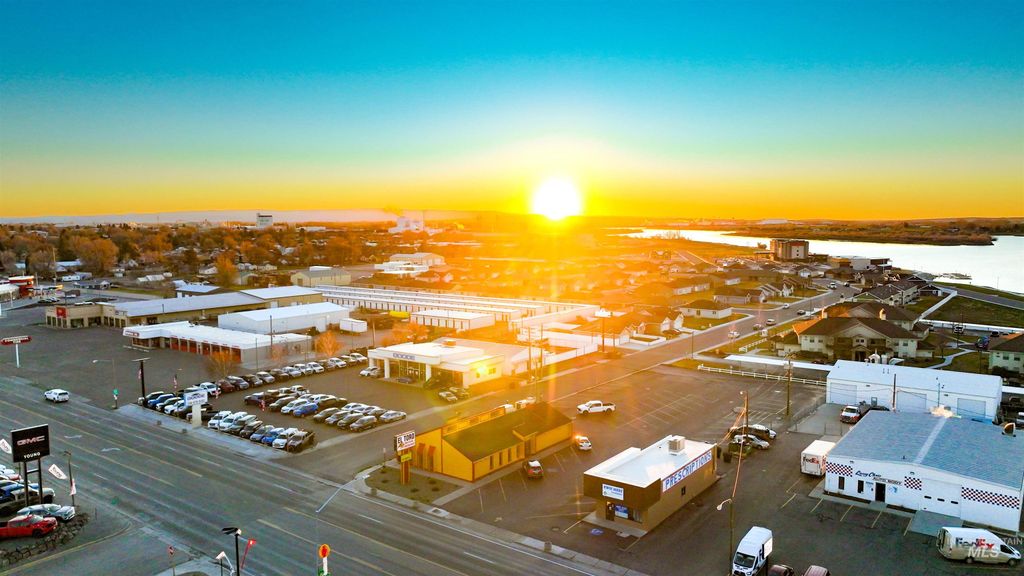 262 Overland, Burley, ID 83318