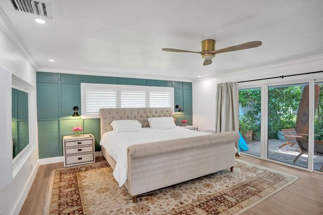 2 Mendota Lane, Sea Ranch Lakes, FL 33308