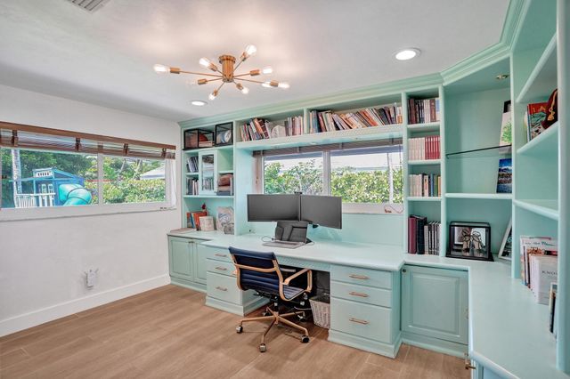 2 Mendota Lane, Sea Ranch Lakes, FL 33308