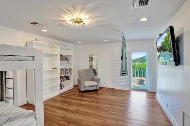 2 Mendota Lane, Sea Ranch Lakes, FL 33308