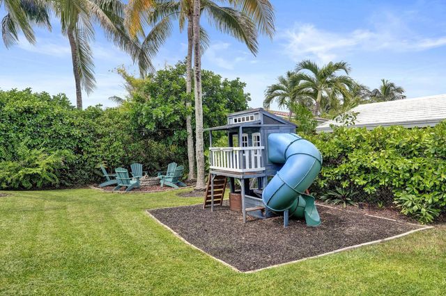 2 Mendota Lane, Sea Ranch Lakes, FL 33308