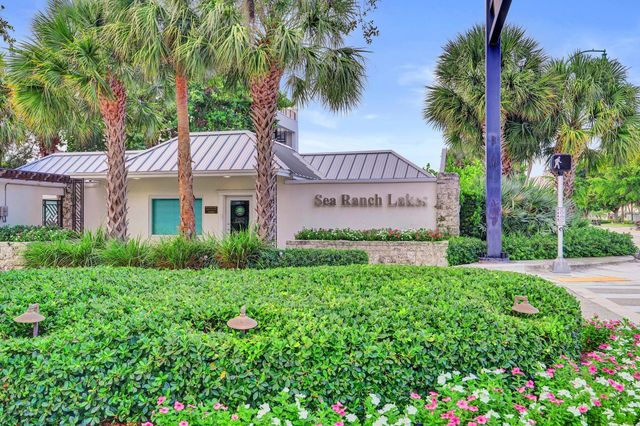 2 Mendota Lane, Sea Ranch Lakes, FL 33308