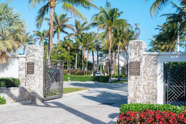 2 Mendota Lane, Sea Ranch Lakes, FL 33308