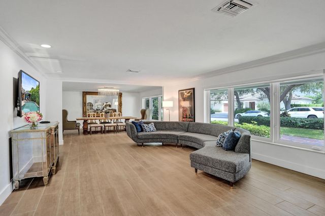 2 Mendota Lane, Sea Ranch Lakes, FL 33308