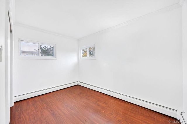 7 cinder lane, Hicksville, NY 11801