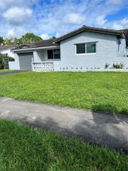 4233 Washington St, Hollywood, FL 33021