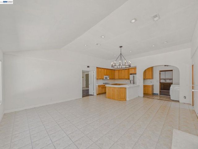 327 Steven Cir, Benicia, CA 94510