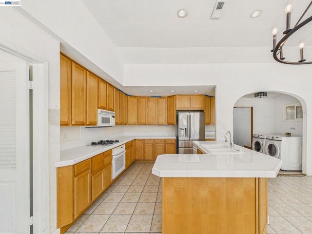 327 Steven Cir, Benicia, CA 94510