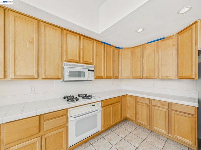 327 Steven Cir, Benicia, CA 94510
