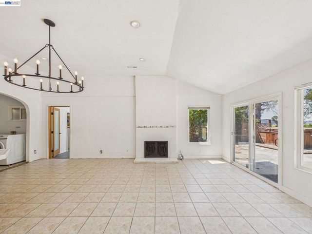 327 Steven Cir, Benicia, CA 94510