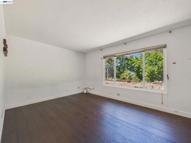 327 Steven Cir, Benicia, CA 94510