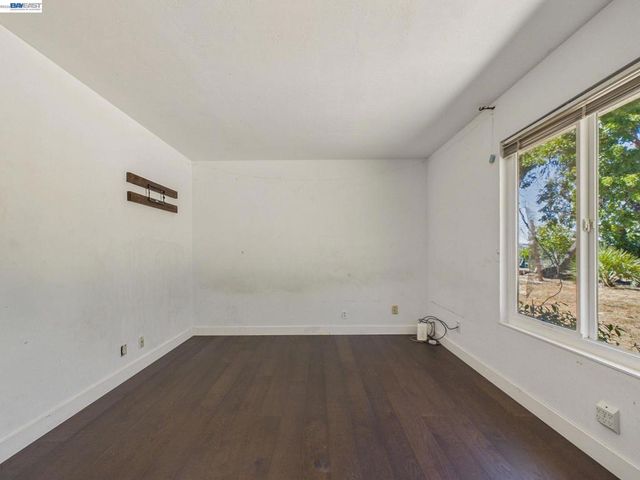 327 Steven Cir, Benicia, CA 94510
