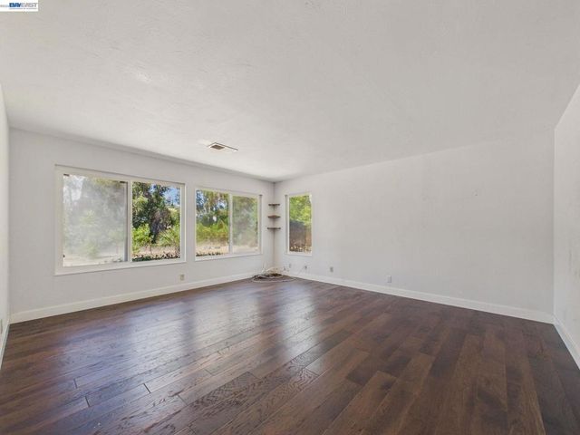 327 Steven Cir, Benicia, CA 94510