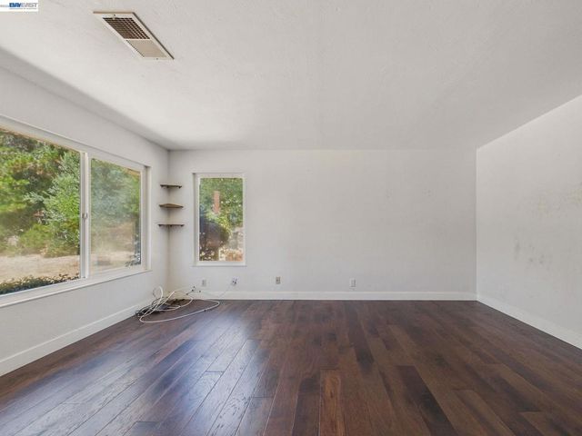 327 Steven Cir, Benicia, CA 94510