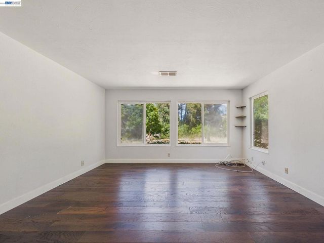 327 Steven Cir, Benicia, CA 94510