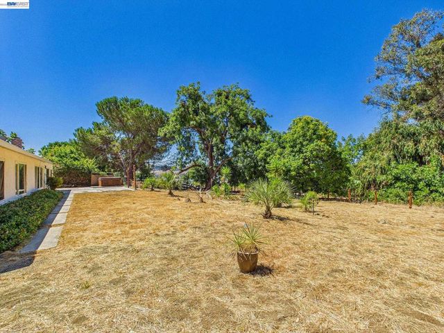 327 Steven Cir, Benicia, CA 94510